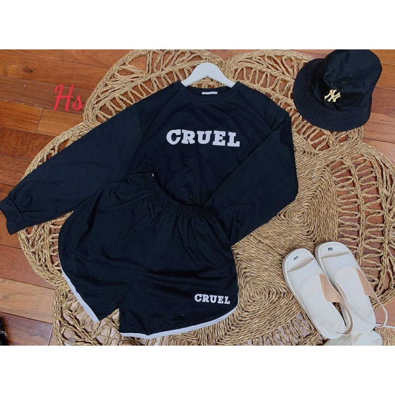 Bộ croptop dài tay thêu CRUEL HSU1