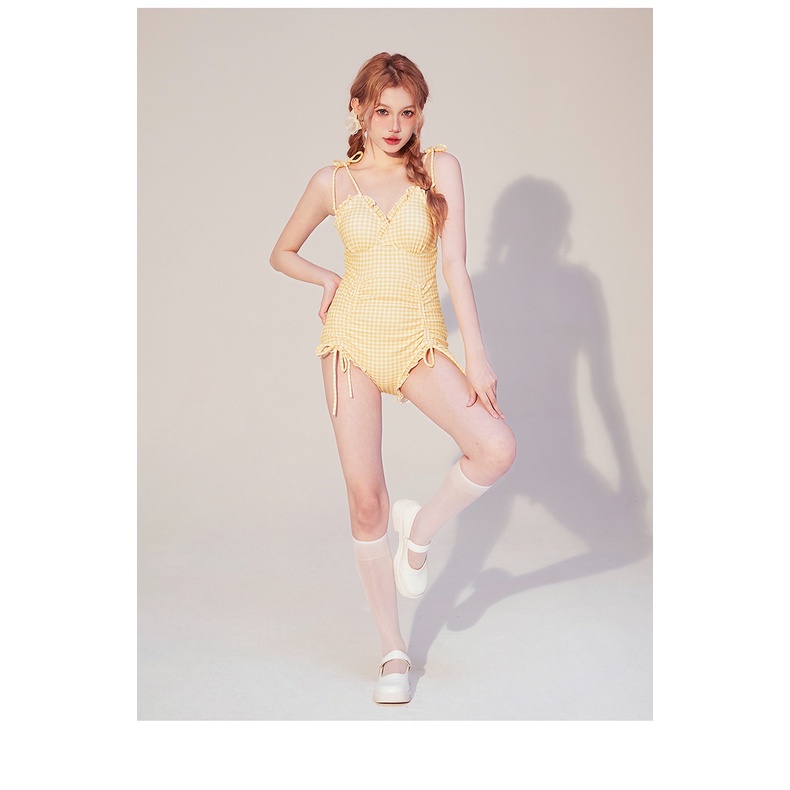 Mẫu mới 2023 bikini Hàn Quốc phong cách tiểu thư Lolita buộc dây nơ đáng yêu, đồ bơi màu vàng nhạt caro đẹp
