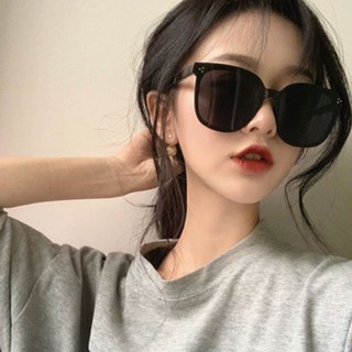 Kính Đi Biển Gọng Đen 3 Chấm