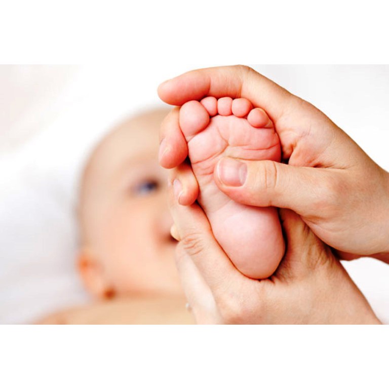 TINH DẦU KHUYNH DIỆP - Tốt cho phụ nữ sau sinh, trẻ sơ sinh và trẻ nhỏ, làm lành vết thương do côn trùng, kháng khuẩn.
