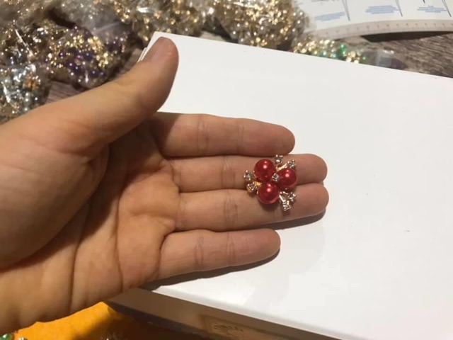 4 hạt center kim loại | BigBuy360 - bigbuy360.vn