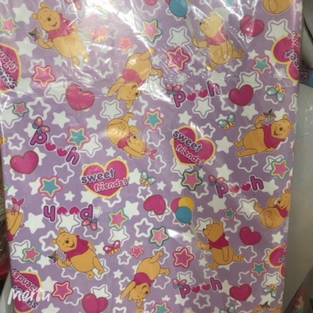Giấy gói quà gấu Pooh