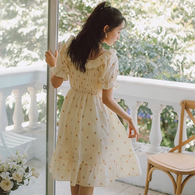 Đầm bông nhúm đuôi xoè rộng cổ tay ngắn loe | BigBuy360 - bigbuy360.vn