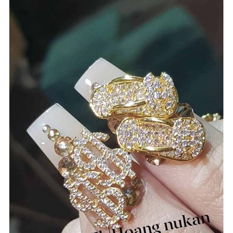 1 Charm Cao Cấp gắn móng Nail:$, H, lưỡi lam