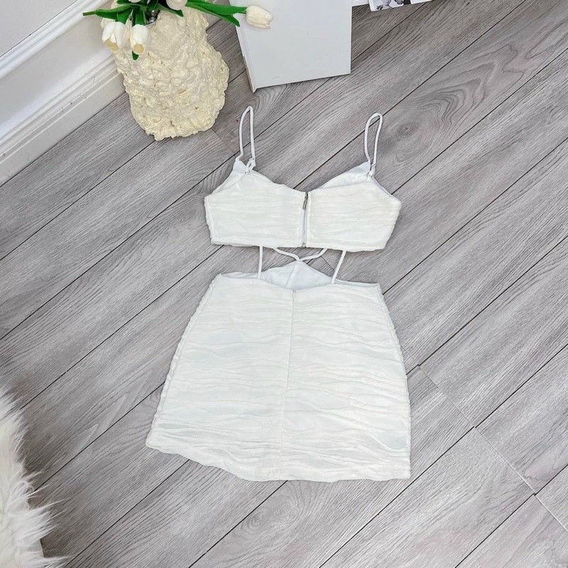 Đầm 3 Lỗ Sát Nách Cổ U Dây Bản Hình Bàn Tay  Đầu Lu