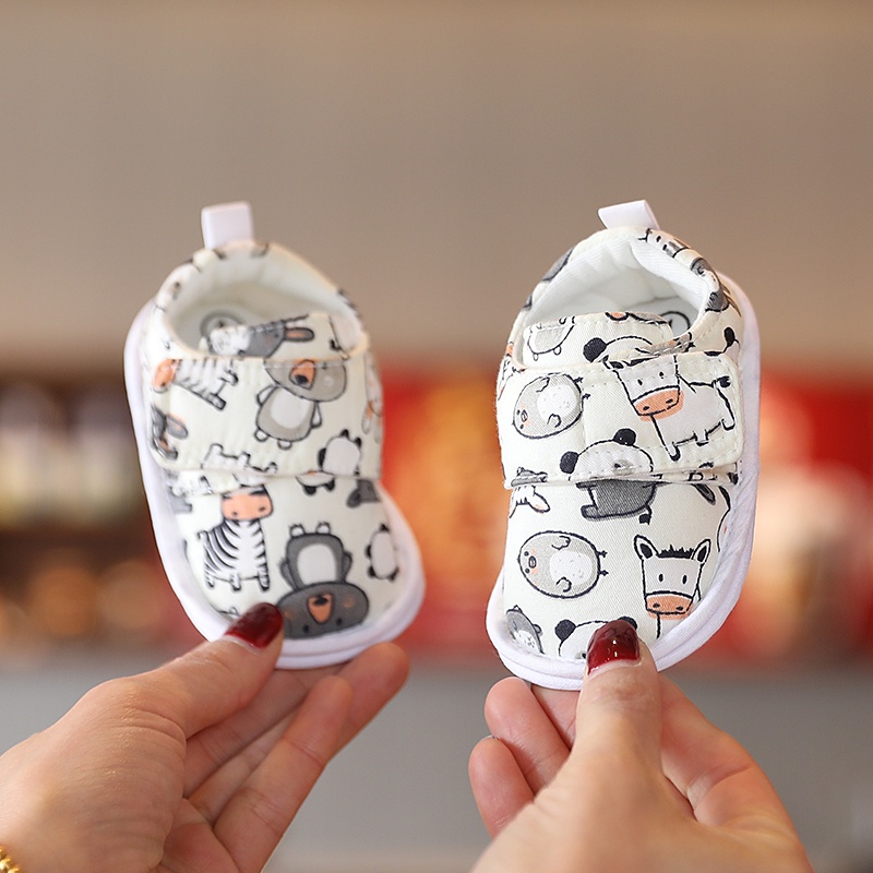 Giày Sneaker Đế Mềm Chống Trượt In Hình Thú Hoạt Hình Cho Bé Trai Gái 0-18 Tháng Tuổi 1 Tuổi