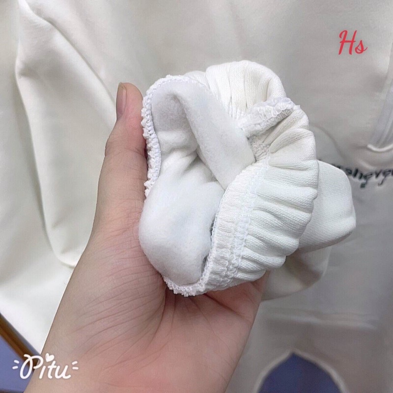 áo nỉ lông dài tay khoá cổ trụ màu trắng thêu chữ