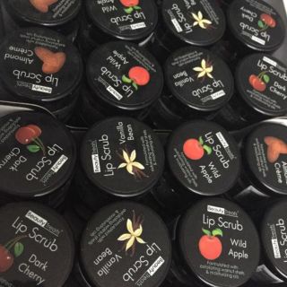 Tẩy tế bào chết môi lip scrub