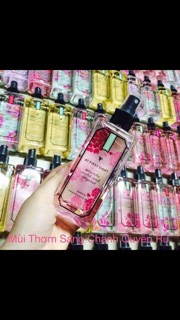 Nước hoa xịt khử mùi