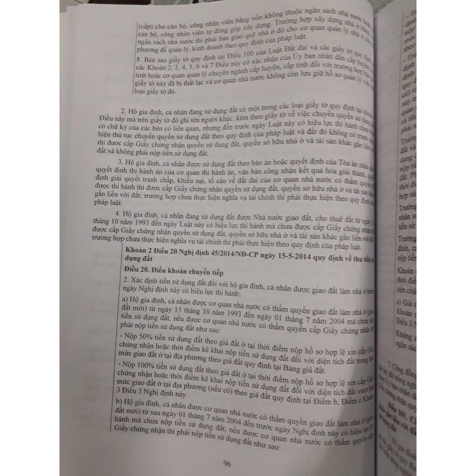 Sách - Chỉ dẫn áp dụng các điều và văn bản luật đất đai từ năm 2013-2018 | BigBuy360 - bigbuy360.vn