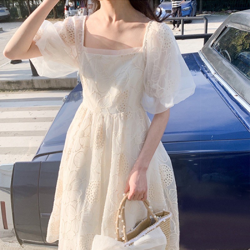 Đầm trắng công chúa cổ vuông tay phồng thời trang mới nhất