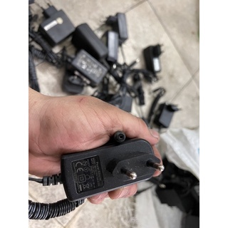 1 cục adapter 12v1,5a còn Sài tốt