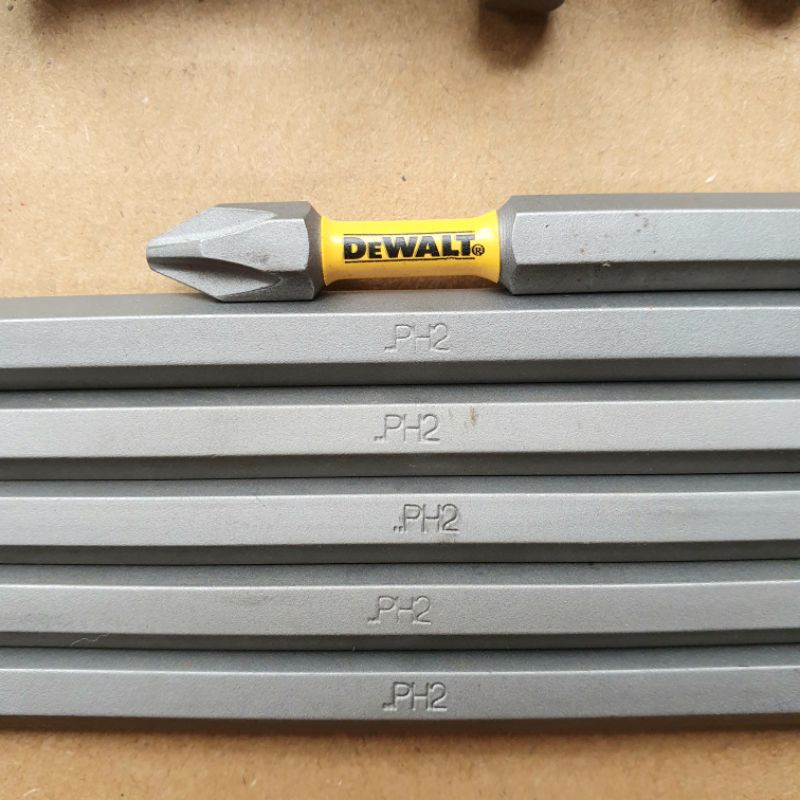 Mũi Vít DEWALT Chuẩn 15cm - PH2 Lực Hút Từ