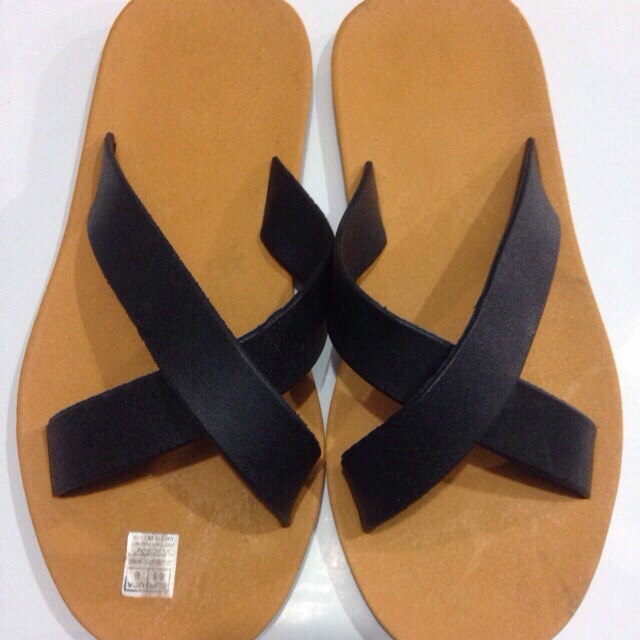 Dép nam thái quai chéo