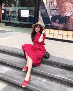 ĐẦM TIỂU THƯ