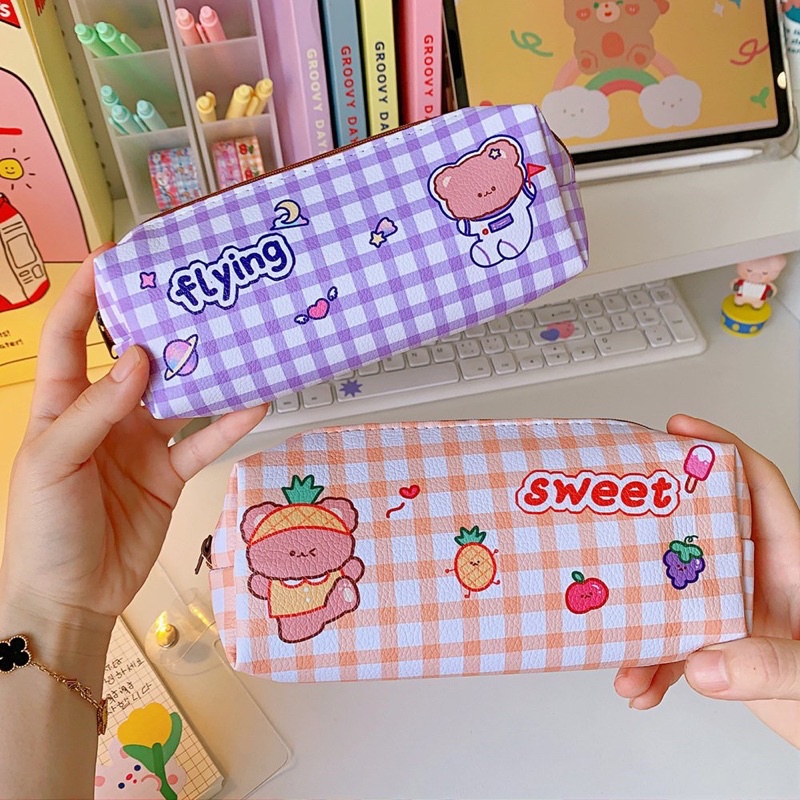 Hộp bút gấu caro cute xỉu