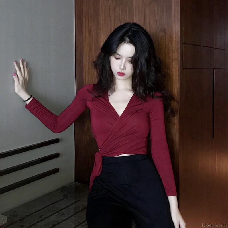 Áo croptop tay dài màu trơn thiết kế cổ chữ V nữ tính