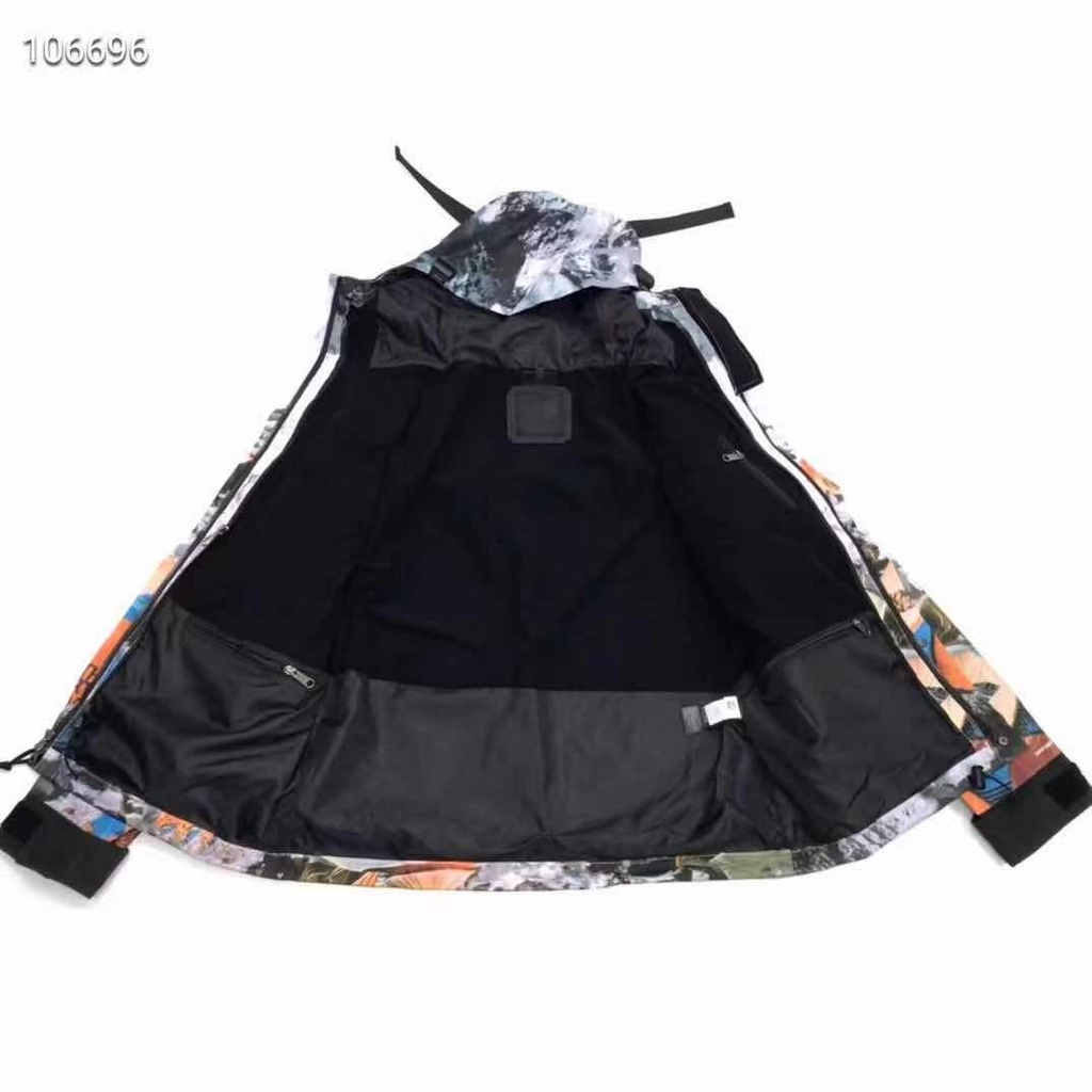 Áo jacket TNF x INVINCIBLE FW21