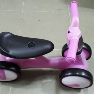 XE CHÒI CHÂN CÓ ĐÈN VÀ NHẠC