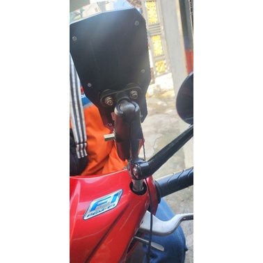 Giá đỡ điện thoại có mái che hiệu Magfit BikerSoul bộ không sạc