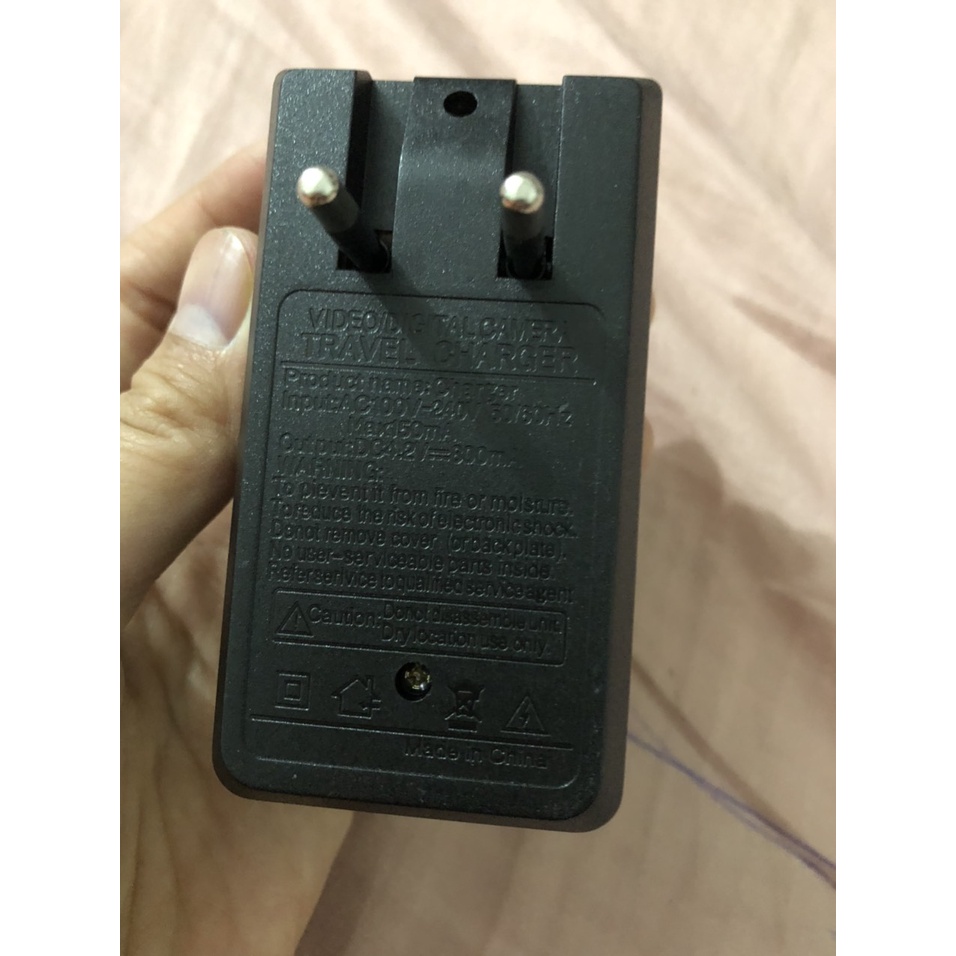 Sạc pin 18560, nhỏ gọn, dễ sử dụng