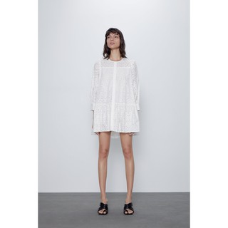 Đầm trắng Zara
