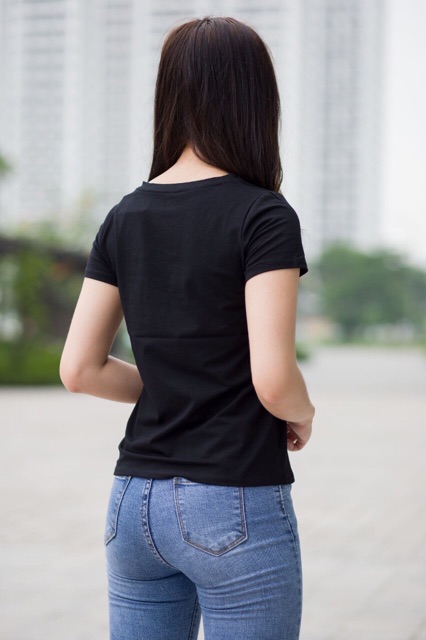 Áo phông nữ cổ tim chất liệu phông giấy siêu mát