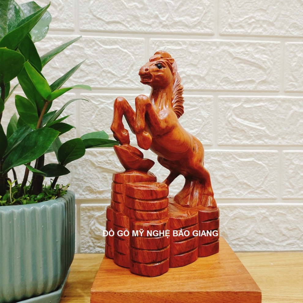 Tượng con ngựa gỗ hương 20 cm