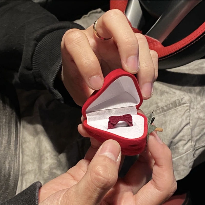 Hộp Đựng Nhẫn Hình Nơ Đỏ Dâu Tây Đáng Yêu Kiểu Hàn Quốc Nhẫn đôi Bạc Nữ