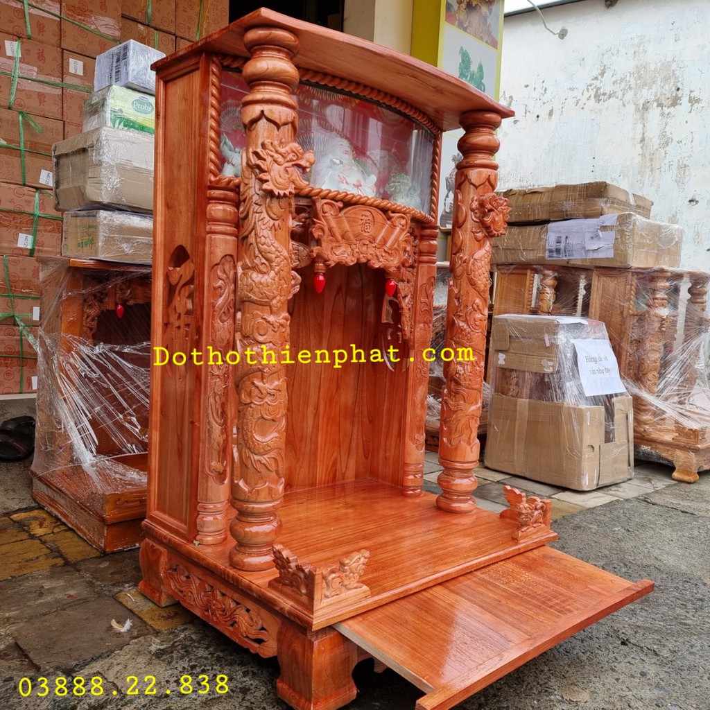 Bàn thờ thần tài ông địa gỗ xoan ngang 56 cm quỳ trụ điện tử mẫu mới rất đẹp