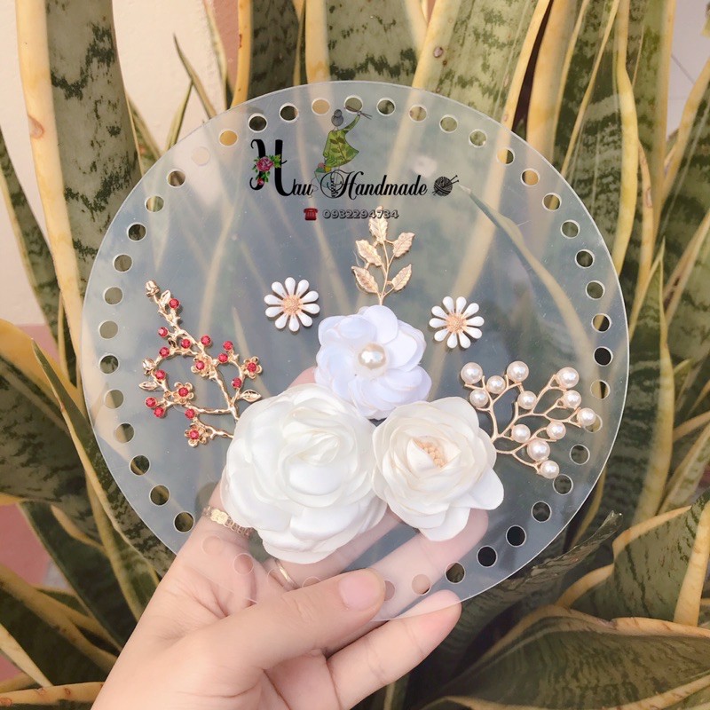 Mặt tròn trong suốt đính phụ kiện