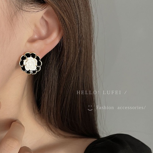 Bông Tai Đính Ngọc Trai Sang Trọng Phong Cách Hàn Quốc Cho Nữ