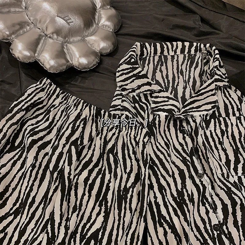 Bộ đồ ngủ hai mảnh tay dài họa tiết ngựa vằn thời trang xuân thu mới cho nữ