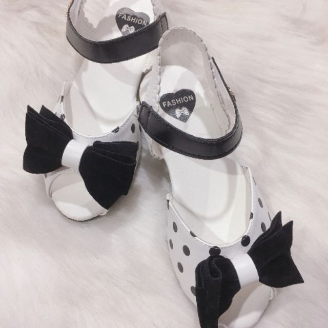 GIÀY SANDAL BÉ GÁI HỞ MŨI BSN002