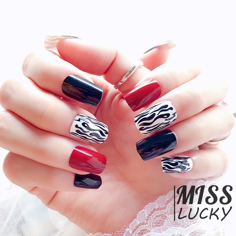 Set 24 móng tay giả kiểu phẳng phối màu đen và đỏ rượu đẹp mắt