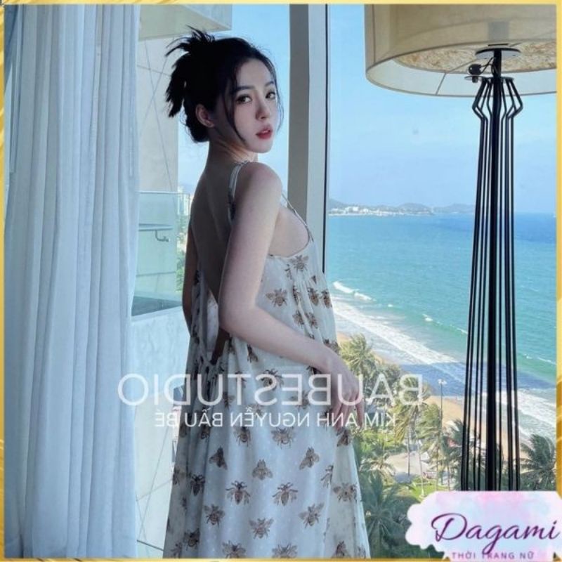 Váy maxi 2 dây Dagami đi biển họa tiết ong dáng dài xòe hở lưng lót trong vải tơ nhũ