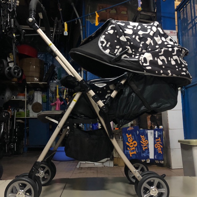 Xe Đẩy 2 chiều Combi Granpaseo