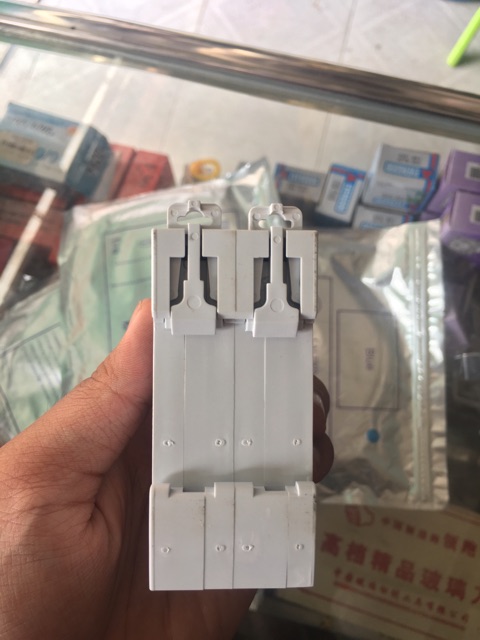 Cầu dao CB 2 tép 32A,63A SINO (PS45N)- hàng chính hãng có sẵn, ảnh shop tự chụp