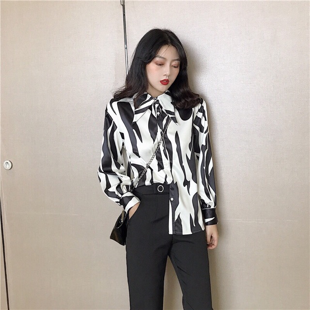 Áo sơmi phối màu hoạ tiết lạ mắt