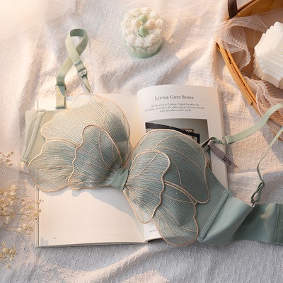 Bộ đồ lót  bèo ren mút xoài có gọng đệm vừa 2021