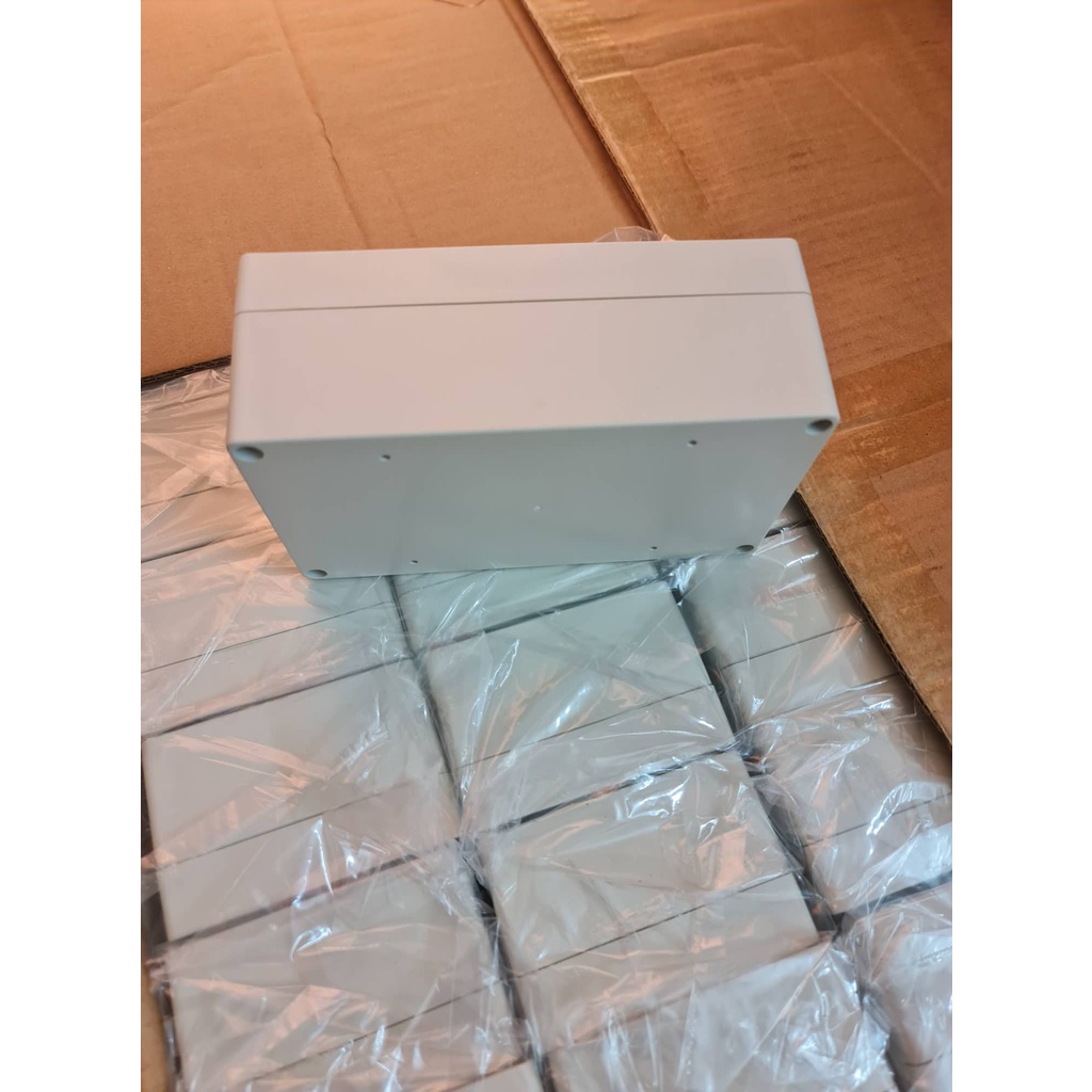 Hộp nhựa ABS Kích thước 160 , 200 , 265 , 320 hàng mới chất lượng cao