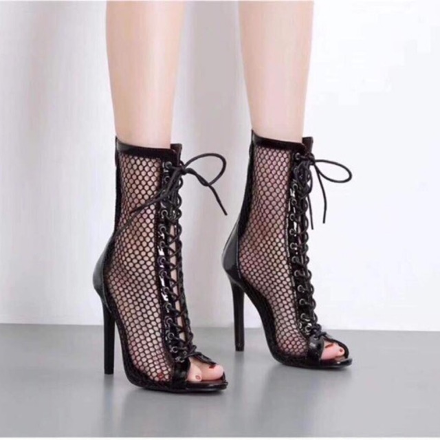 (Order) size 35-40 Boots lưới đen/trắng hở mũi gót nhọn 11cm sang chảnh