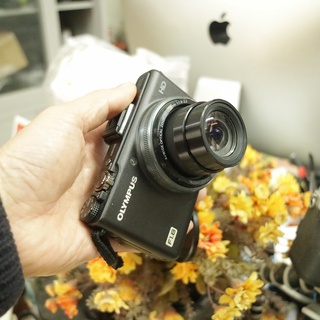 Máy ảnh compact cao cấp Olympus XZ-1