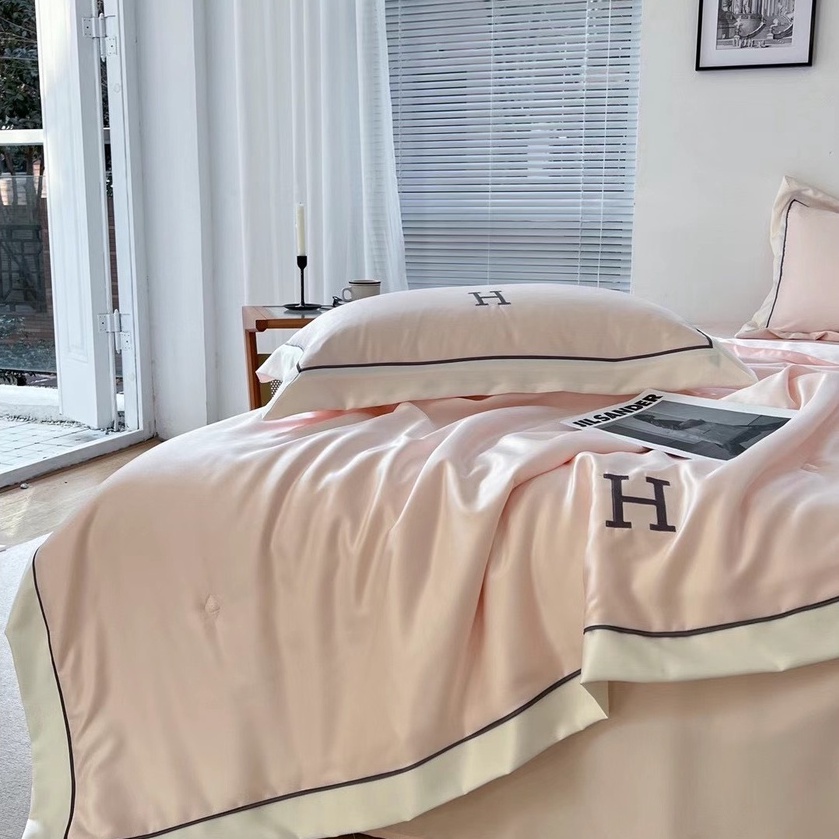 Bộ chăn hè ga gối phi lụa lạnh thêu chữ H Dreamhome