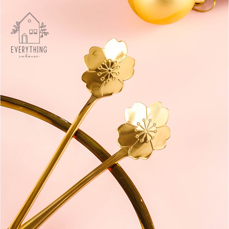 Muỗng hình hoa mạ vàng phong cách vintage