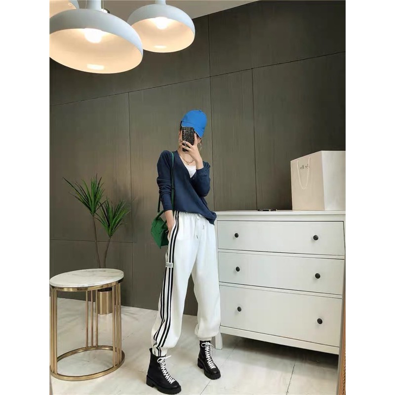 Quần Jogger Nữ 3 Sọc Thể Thao Bo Chân Chất Da Cá