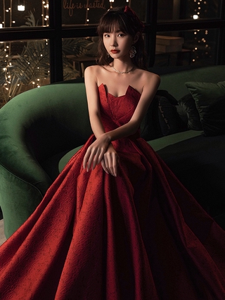 Đầm Dự Tiệc Màu Đỏ Rượu Thiết Kế Quyến Rũ Sang Trọng Cho Nữ