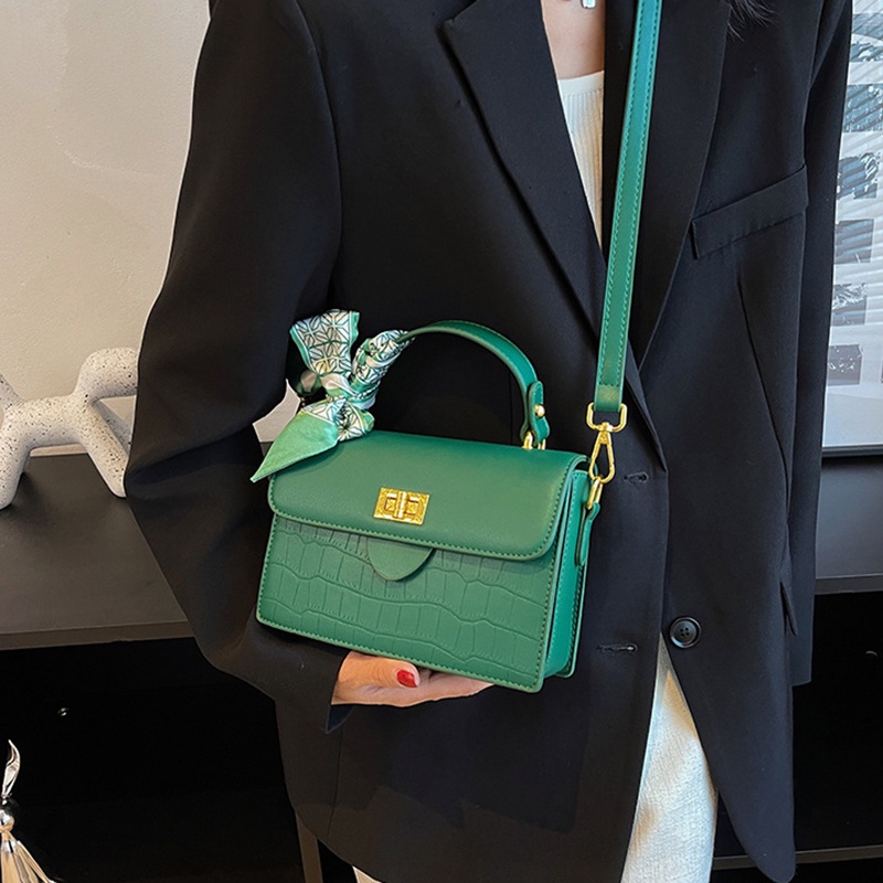 Túi đeo chéo IELGY đính nơ họa tiết vân đá thời trang cho nữ