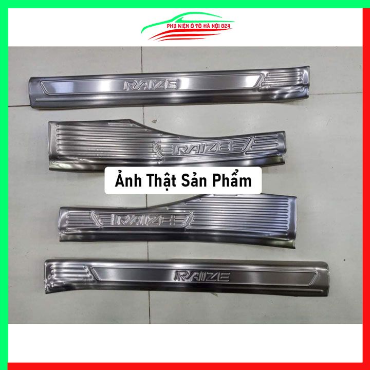 Bộ nẹp bước chân inox ô tô Raize 2021-2023 chống trầy làm đẹp ô tô