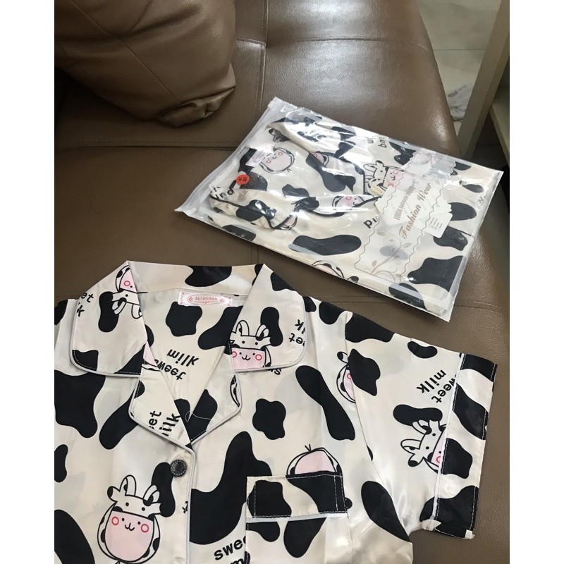 Đồ ngủ nữ, bộ đồ mặc nhà Pijama lụa họa tiết Bò Sữa chất vải trơn nhẹ phù hợp với mùa hè - Shop Bra102.vn B053 | BigBuy360 - bigbuy360.vn